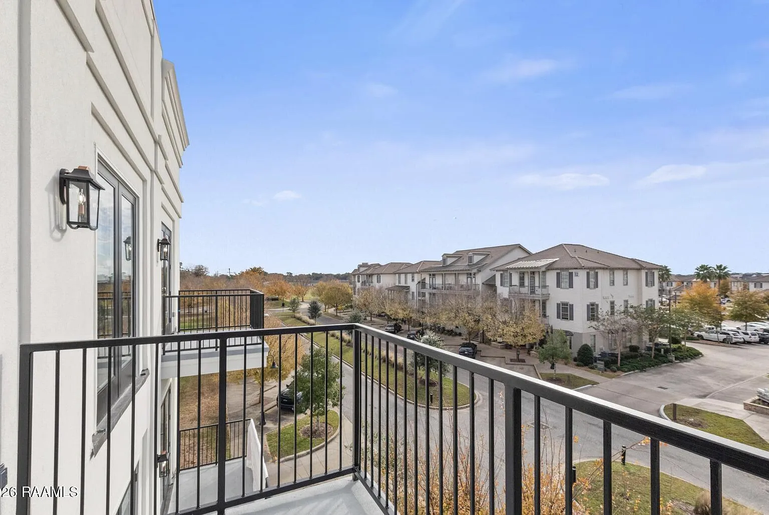 2 bed, 695 sqft, $1,550 — Photo 1