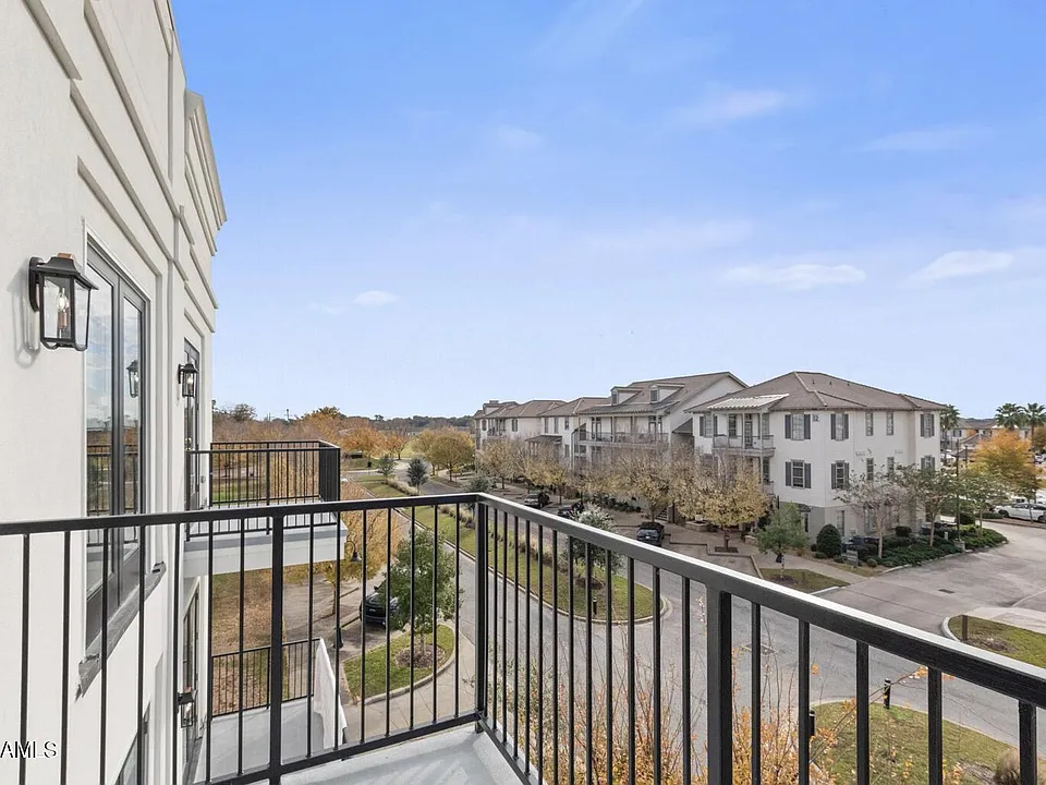 200 Prescott Blvd #300