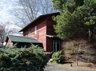 137 S R St, Cottage Grove, OR 97424