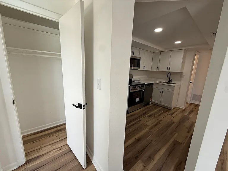 1534 SE 15th St #8 — Photo 9