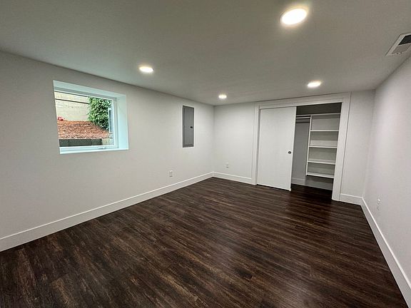 3rd image of 3542 N Missouri Ave Unit B