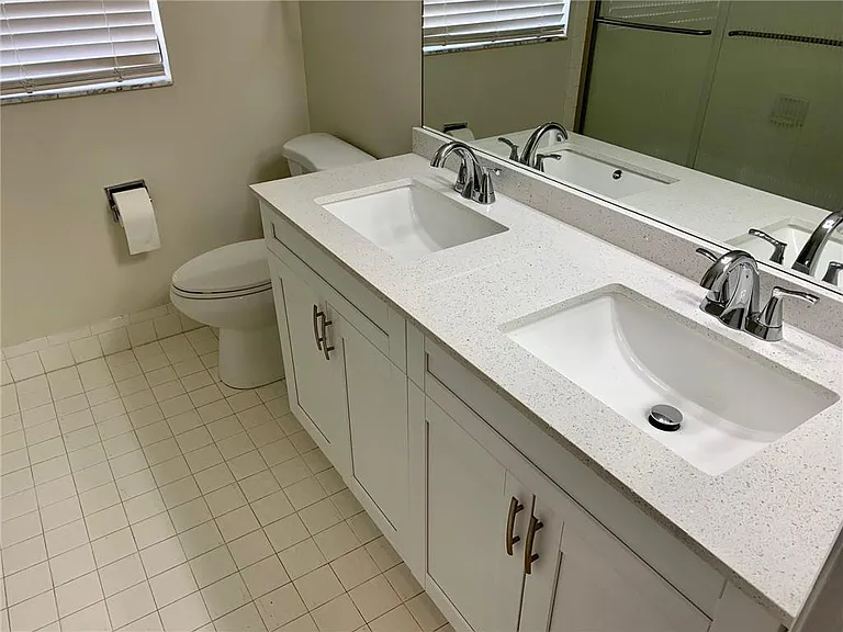 10841 Fox Glen Dr — Photo 16