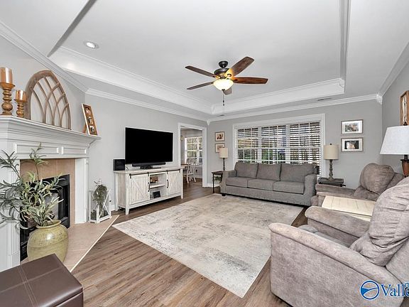 5th image of 118 Autumn Branch Dr