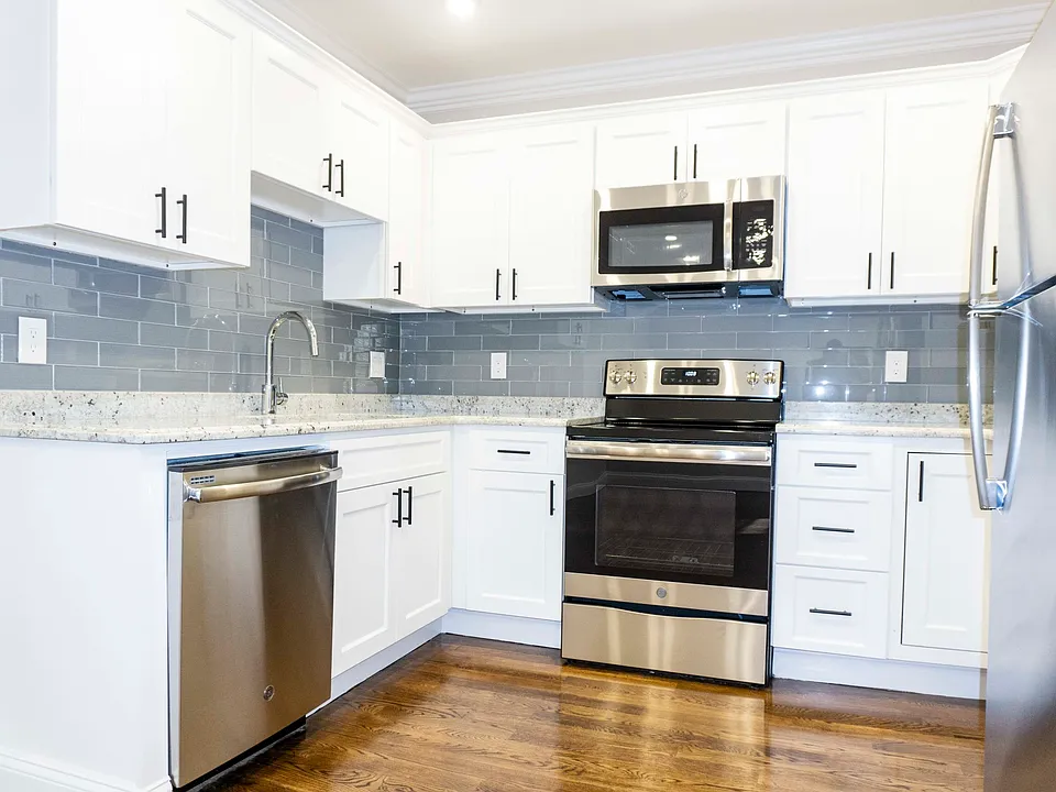 72 Morris St #3A