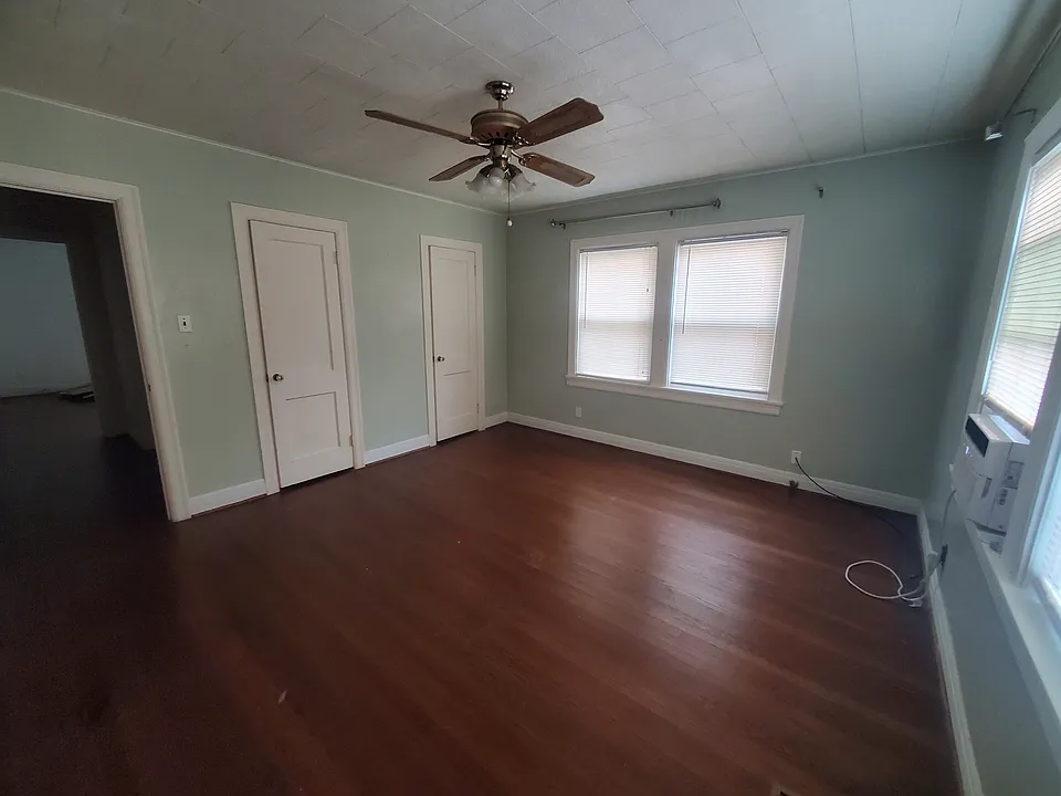 Back bedroom.