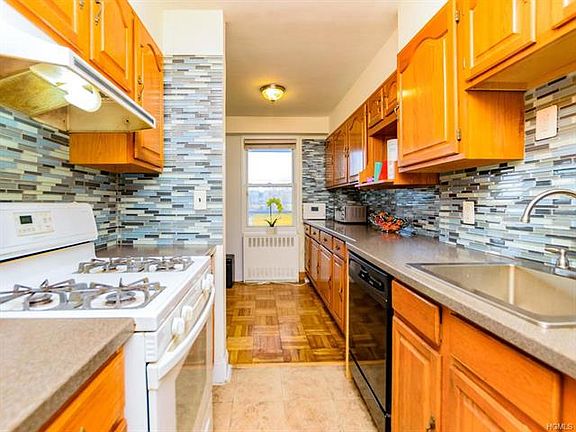 4th image of 1853 Central Park Ave APT 8M