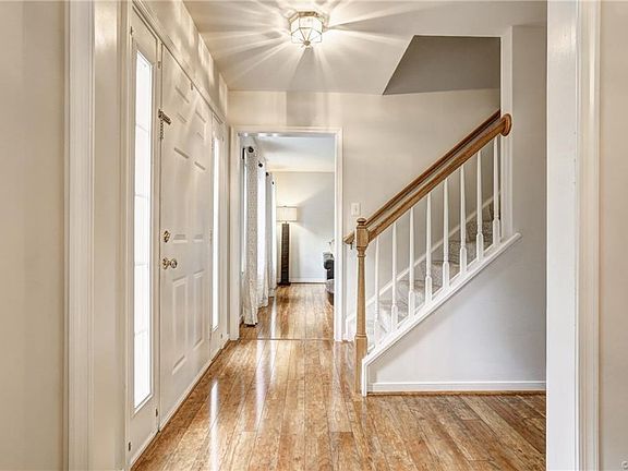5th image of 6910 Dartmouth Ave