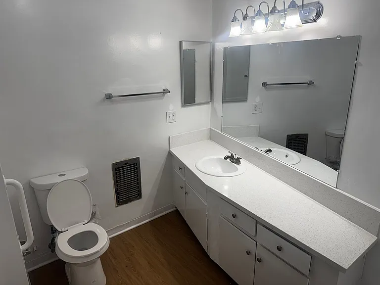 100 - Kimberly Apartments — Photo 51