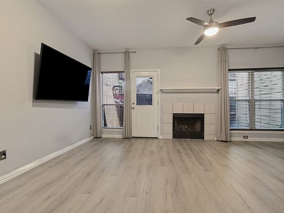 4th image of 3815 Brandon Park Dr