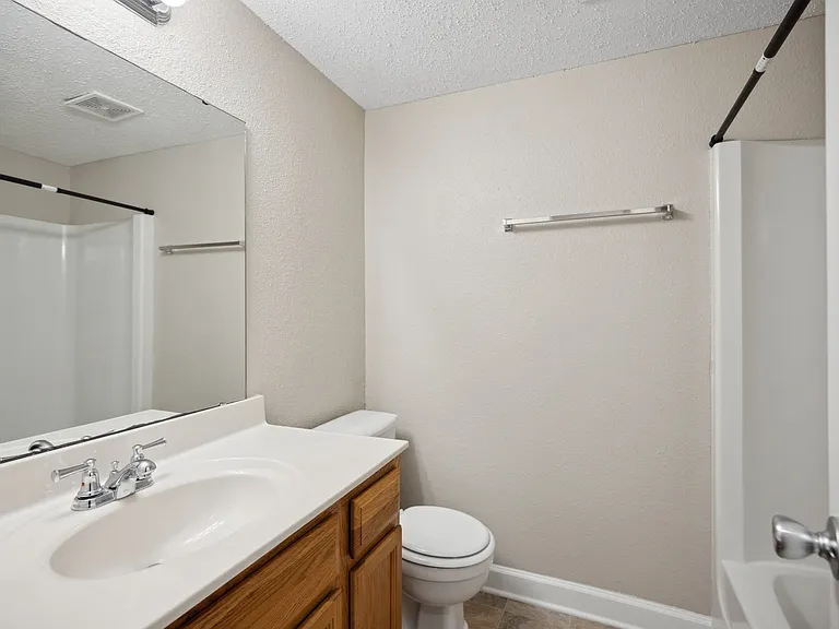 Sumter Square Apartments — Photo 18