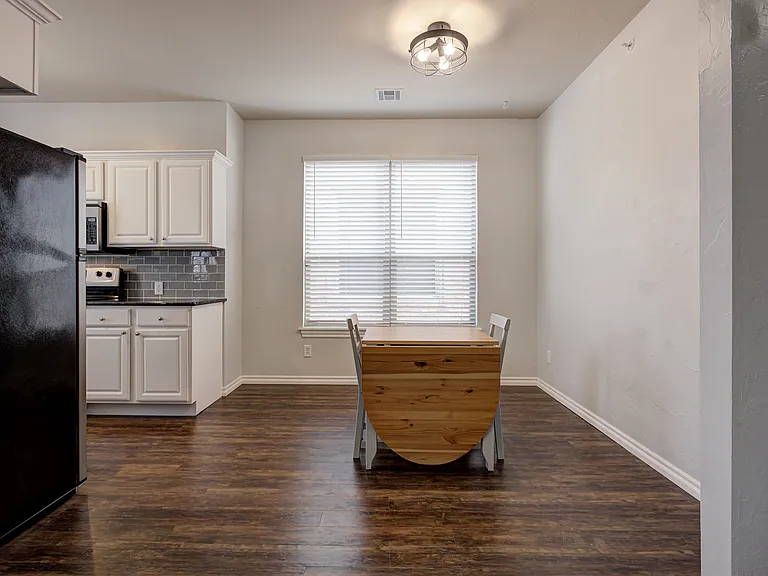 1812 Alameda St #221-1-221 — Photo 8