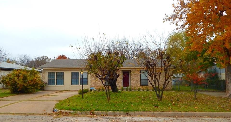 1st image of 212 Berkshire Ln