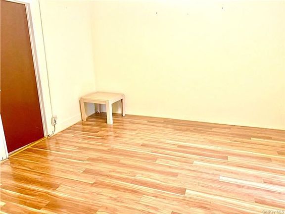 4th image of 5 E Main St Floor 3