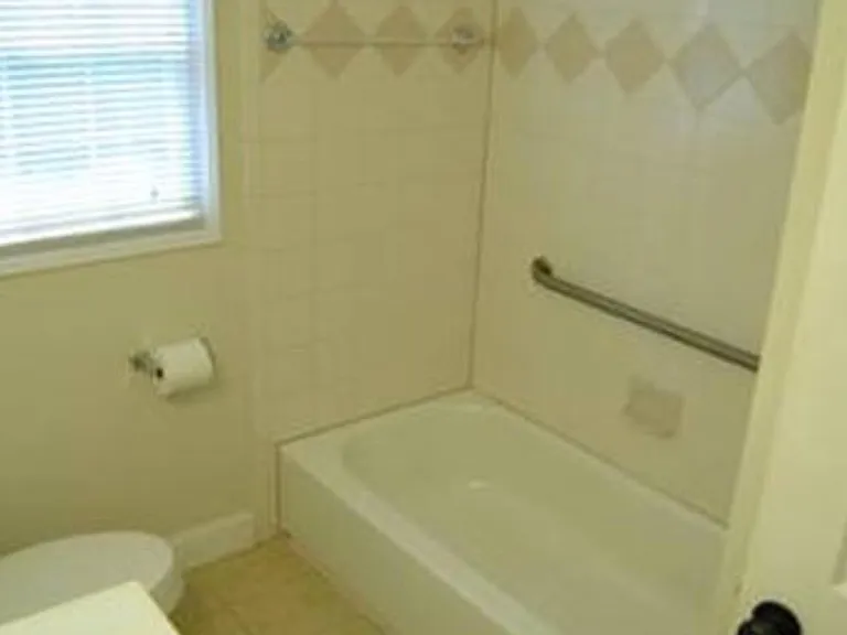 113 Howard St — Photo 9