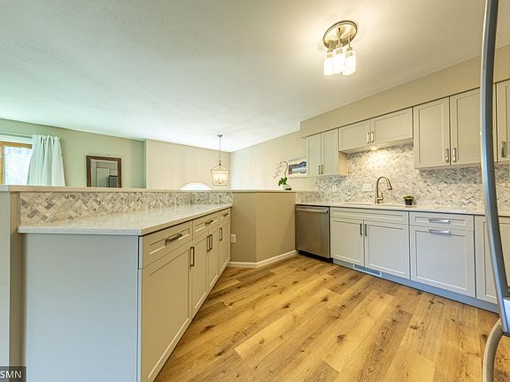 5th image of 135 Ulmer Dr