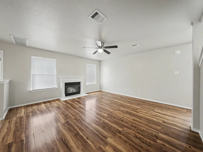 5013 Causeway Ct — Photo 8