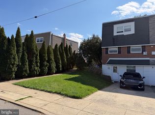 830 Lawler St, Philadelphia, PA 19116