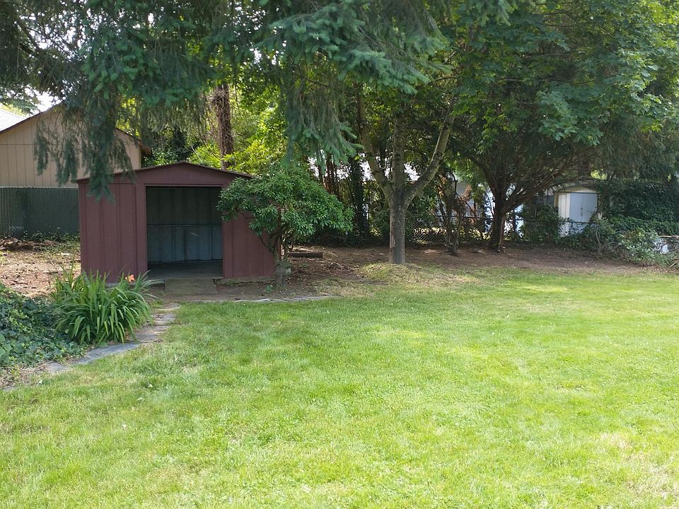 2nd image of 3621 NE 112th Ave