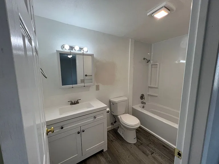 301 Kiwanis Park Ln — Photo 3