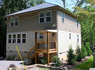 516 Hemlock St, Gatlinburg, TN 37738