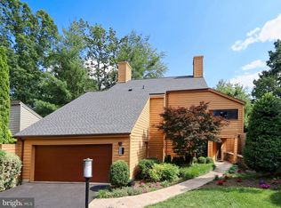 11037 Solaridge Dr, Reston, VA 20191