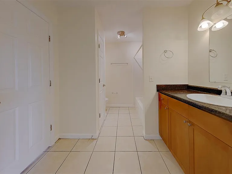 222 Pompano Dr SE #H — Photo 23