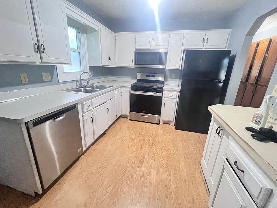 1st image of 12464 Sycamore St NW