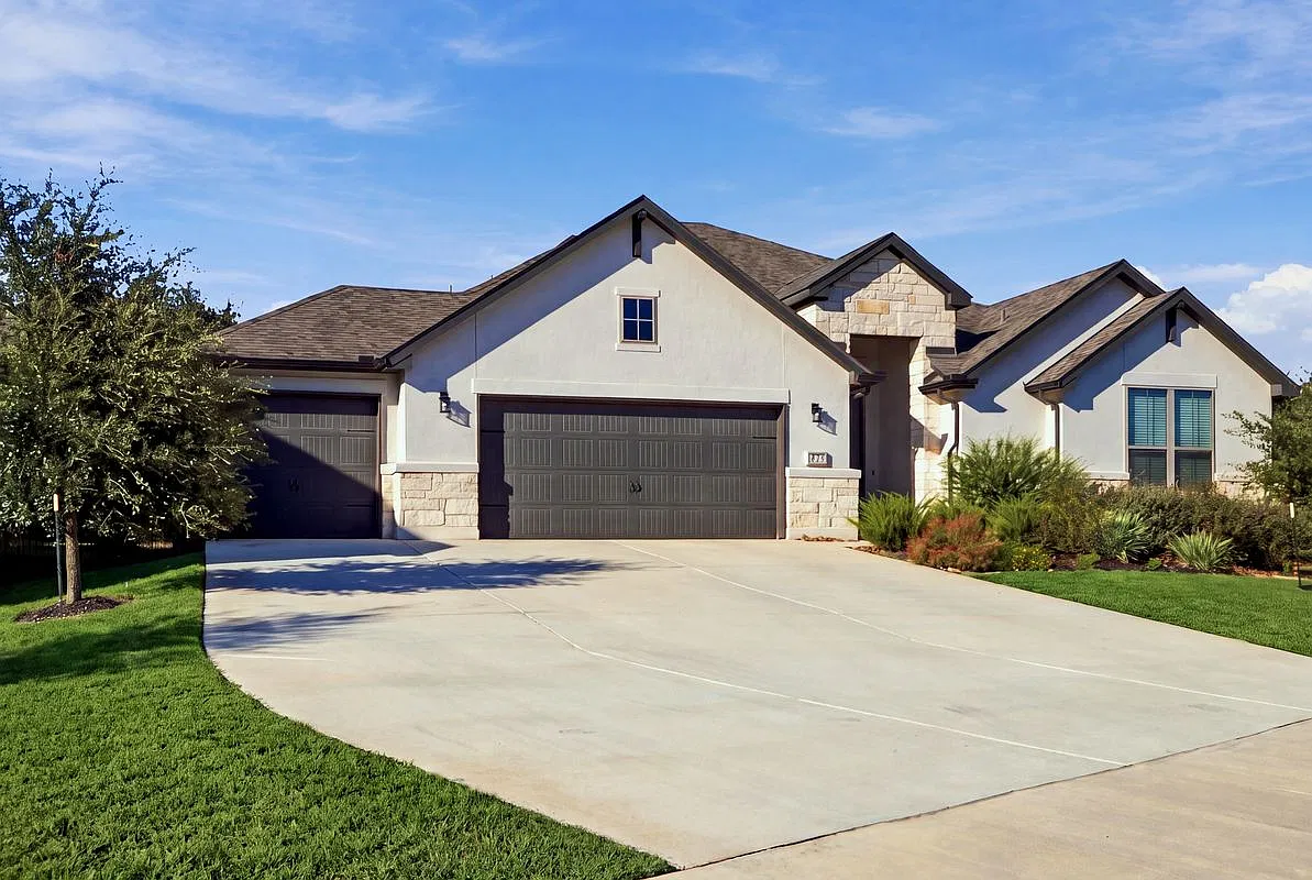 3 bed, 2.5 bath, 2132 sqft, $3,600 — Photo 2
