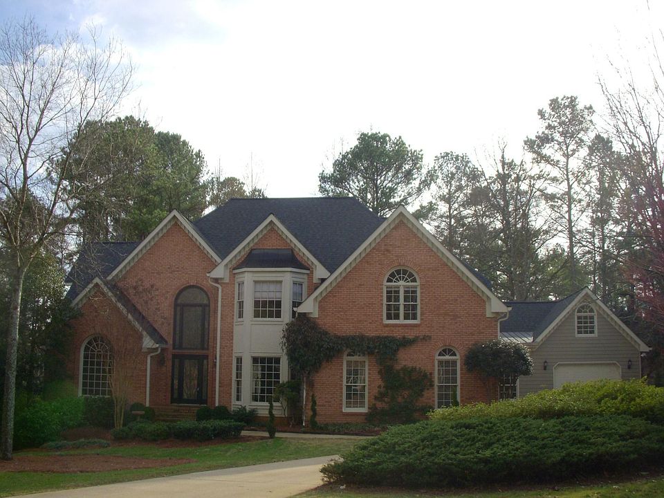 Brick 3 Car Garage Bsmt
