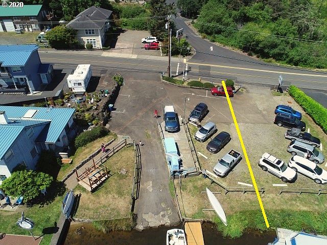 2nd image of 4040 NE West Devils Lake Rd