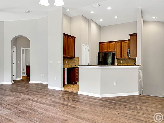 4th image of 16409 Kingletridge Ave
