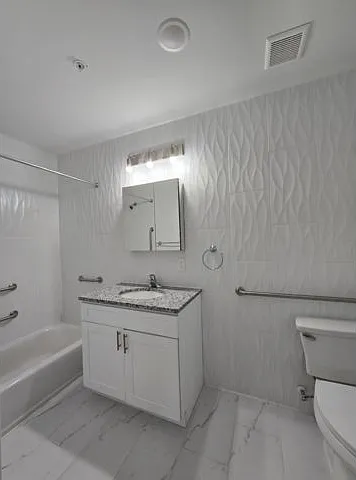 512 Kearny Ave #202 — Photo 11