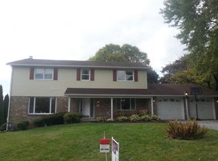 49 Blue Jay Dr, Stevens, PA 17578
