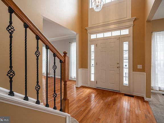5th image of 900 Harsdale Way