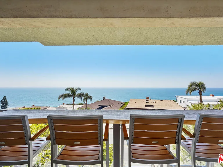 18101 Coastline Dr — Photo 12