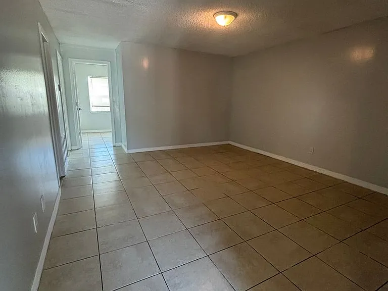 Louisiana Apartments — Photo 22