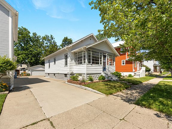 4th image of 909 Slayton Ave