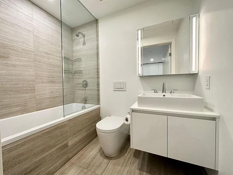 1480 Howe St #2610 — Photo 9