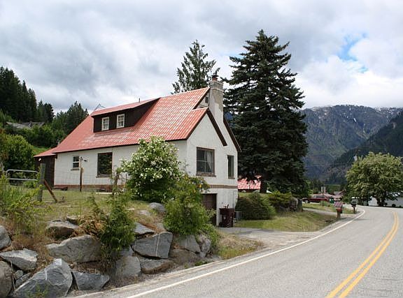 Home Side w/Mountain View