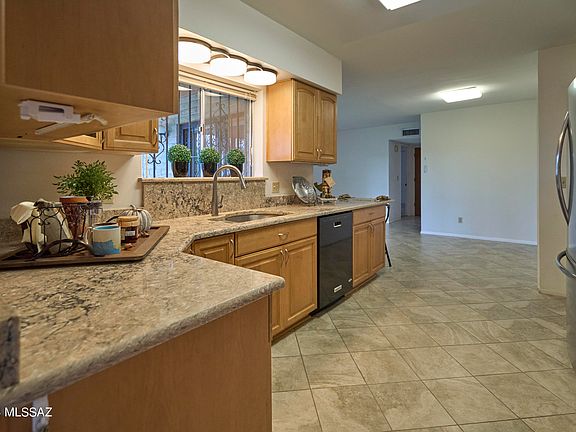 5th image of 3705 N Gunnison Dr