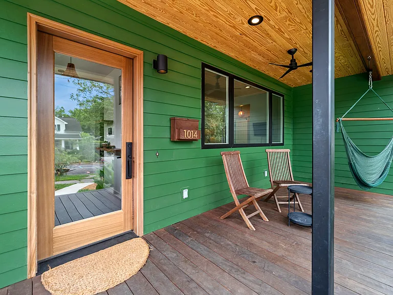 1014 Onslow St — Photo 2
