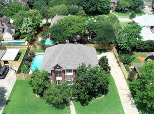 907 Live Oak Ln, Seabrook, TX 77586