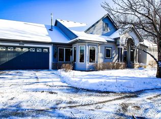 2550 Sumac Rdg, White Bear Lake, MN 55110