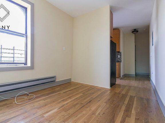 5th image of 257 Cooper St APT 5
