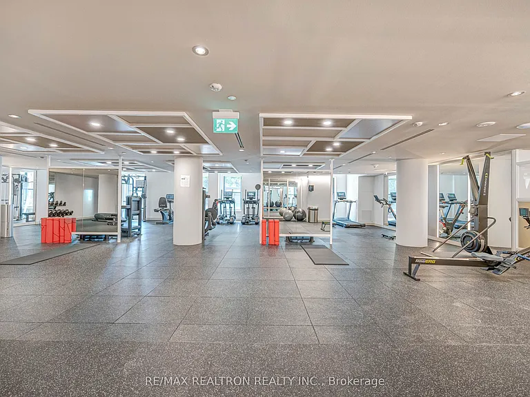 100 Queens Cay E #2508 — Photo 32