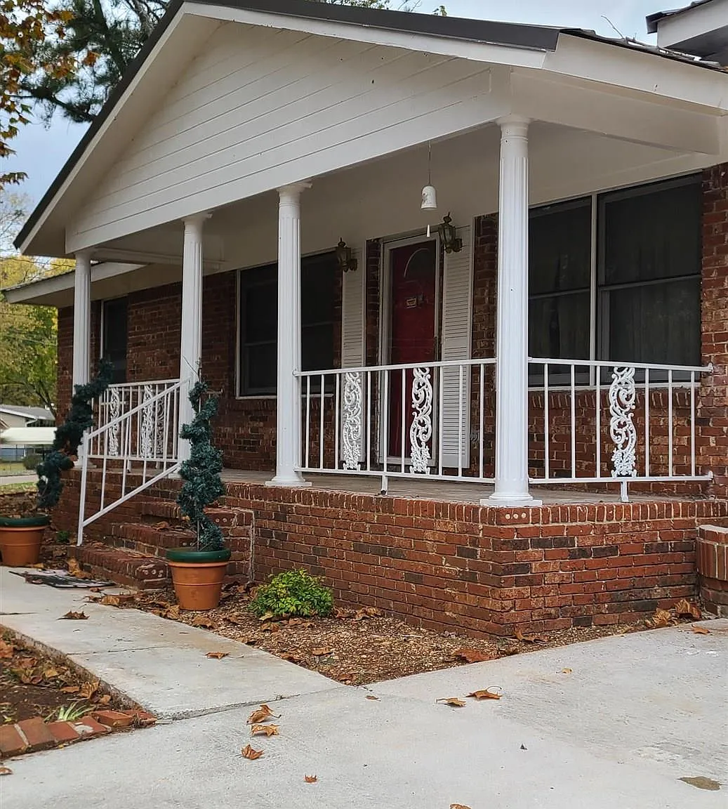 3 bed, 3.0 bath, 2679 sqft, $1,750 — Photo 1
