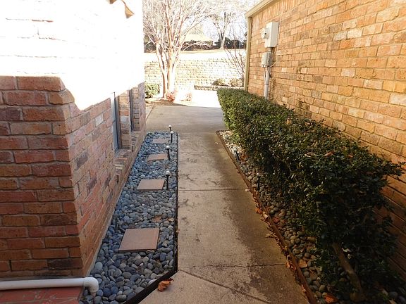 3rd image of 622 Crowley Rd