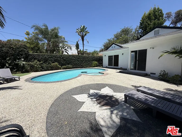 4747 Cartwright Ave — Photo 47