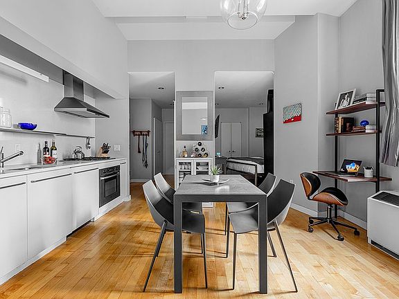 5th image of 15 Broad St APT 901