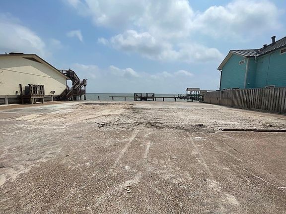4th image of 1818 Bay Shore Dr